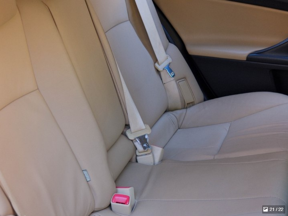 Toyota Reiz - это ж Mark X с левым рулем! Он, оказывается, был все эти ...