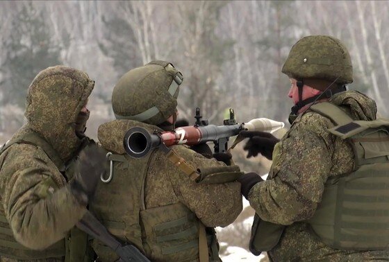    Военнослужащие ВС РФ