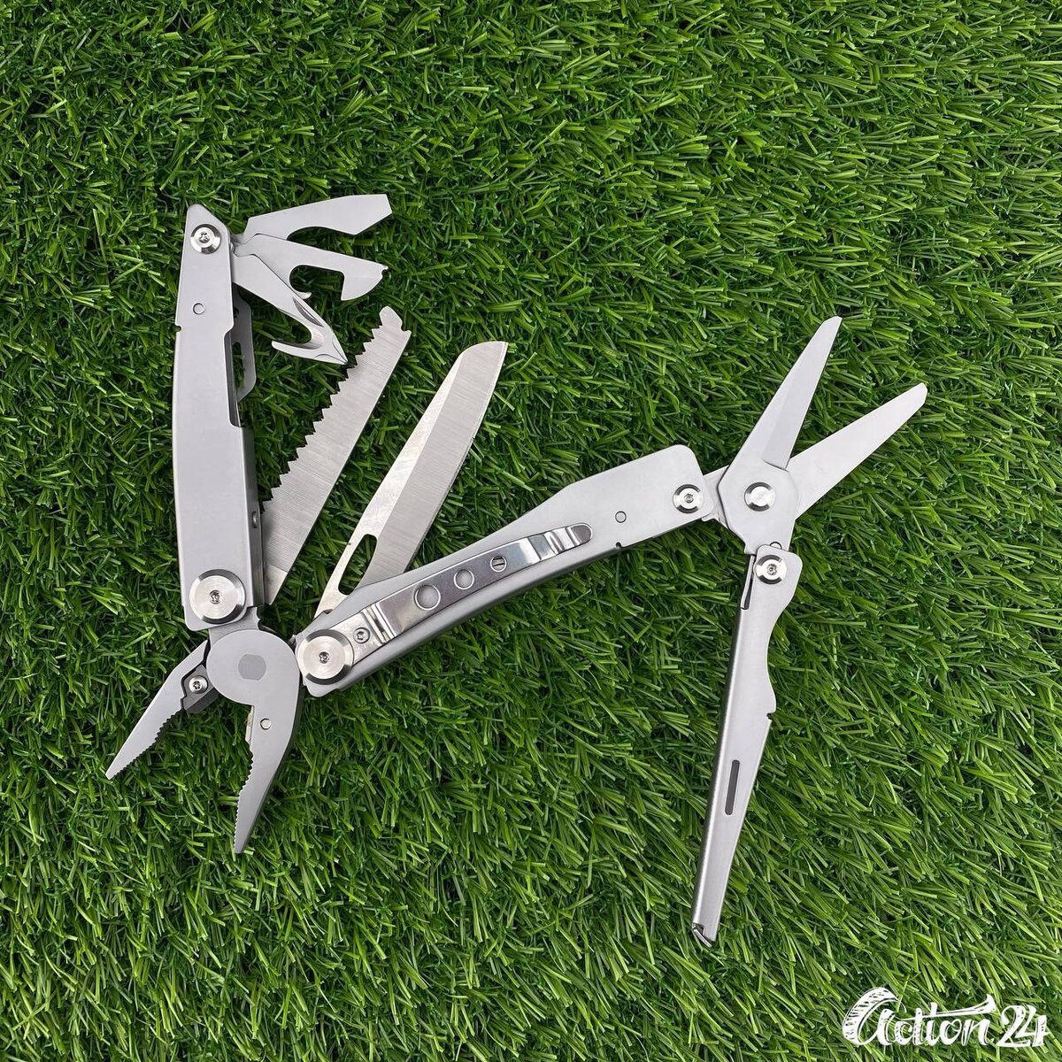 Мультитул Nextool Flagship Pro.