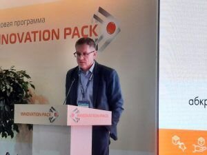    Выступление Виктора Кухарского на деловой программе UPAKEXPO-2024. Фото предоставлено Виктором Кухарским