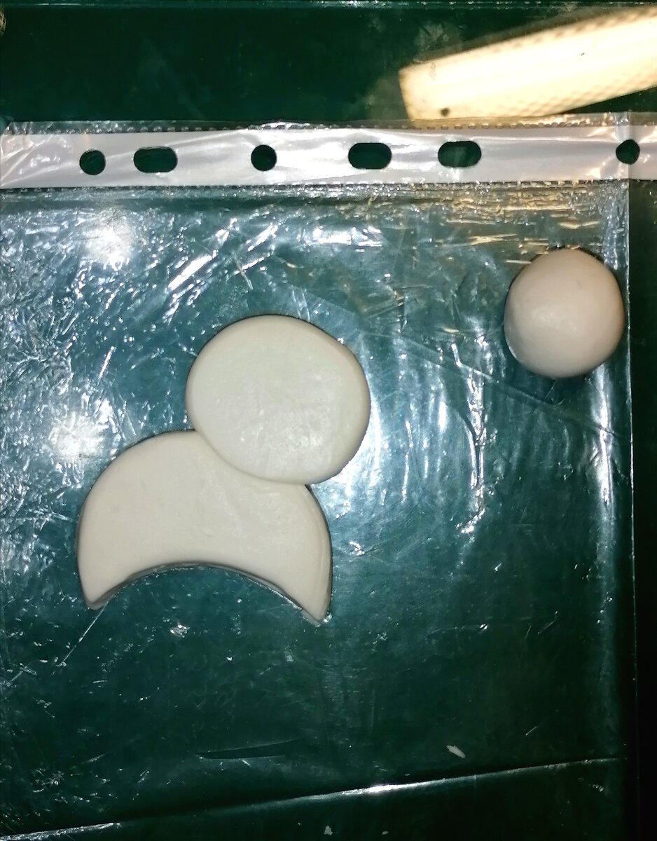 Пара кружочков и уже вырисовывается зверушка😊. 