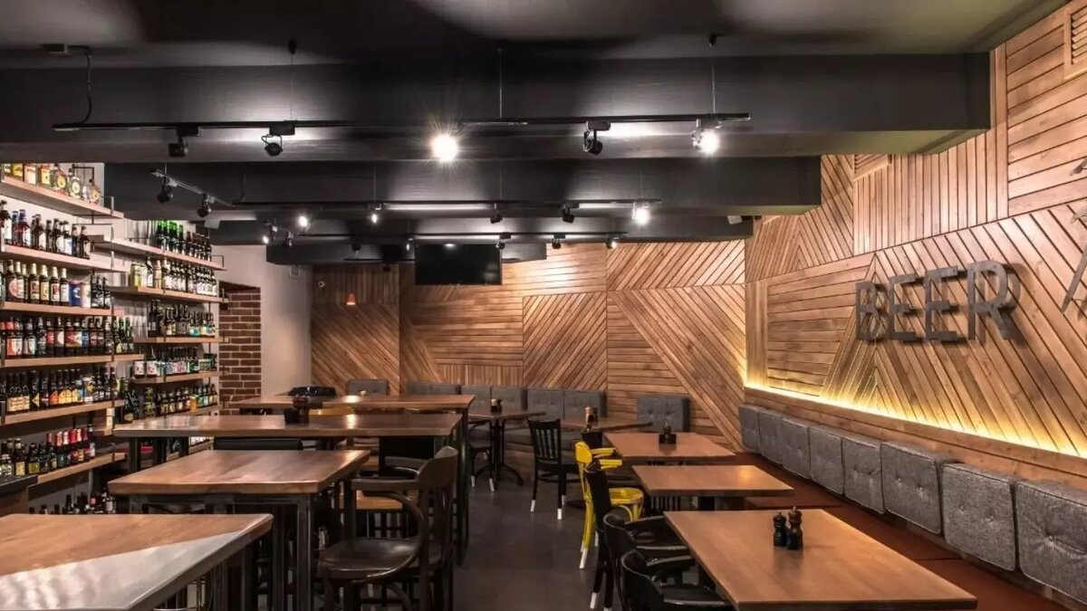     В Тюмени выставили на продажу действующий прибыльный бизнес — кафе, хостел, продуктовый магазин, находящиеся в районе Дома Обороны. Стоимость успешного бизнеса, работающего порядка 12 лет, составляет 3,8 миллионов рублей.