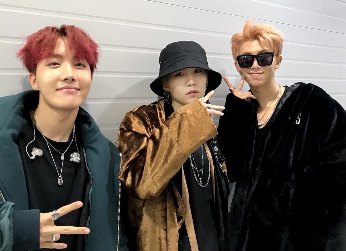 Цыгане приехали ... рэп будут исполнять ... Наму будет танцевать ...