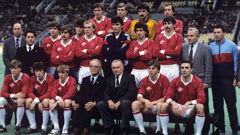    Петр Шубин (стоит, крайний слева) в «Спартаке» в 1987-м году. РИА Новости