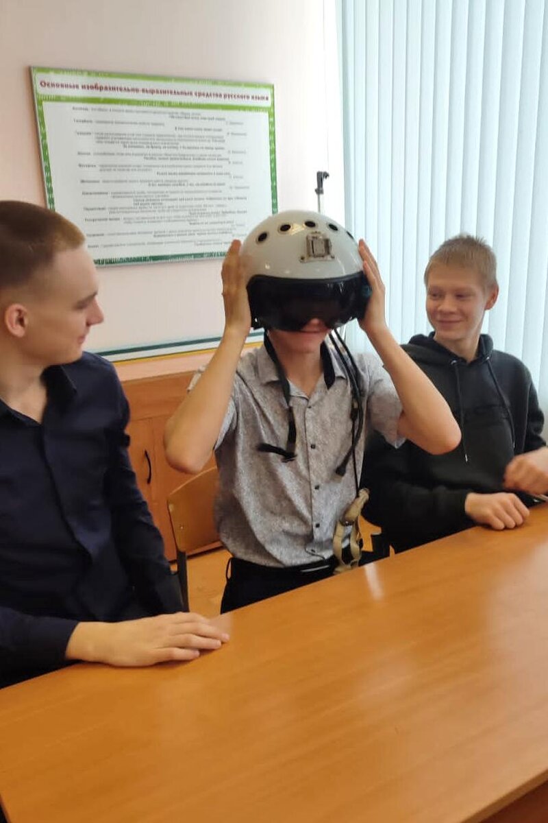 Удалось побывать в школе и рассказать про авиацию | 13-й пилот | Дзен