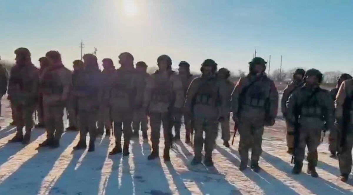 Вот они - сегодняшние защитники Отечества. А также все, кто в данный момент несёт воинскую службу.