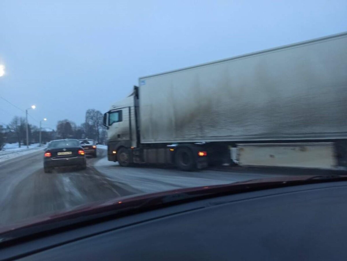    В Курске ДТП с фурой затруднило движение транспорта