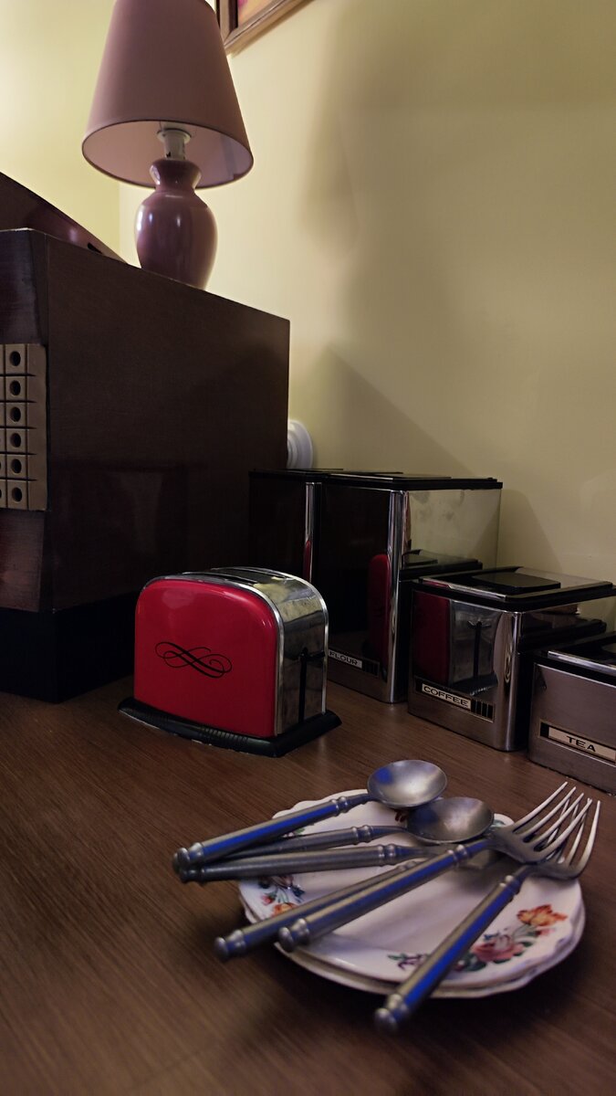 Студия съемок теория большого взрыва. Павильон друзей. Павильон друзей. Двойная шаурма. Павильон здоровая москва в парке олимпийской деревни.