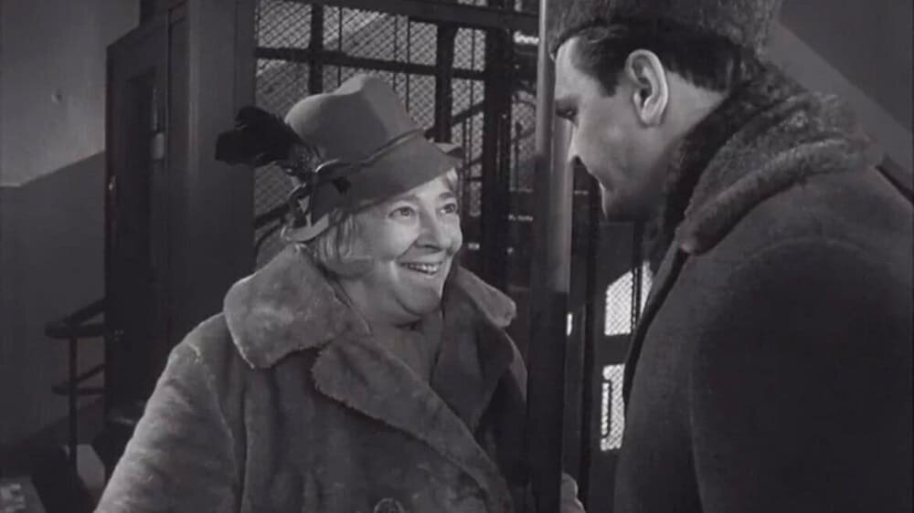 Фраза Фаины Раневской из кинокартины «Лёгкая жизнь» (1964 год) дала название фильму