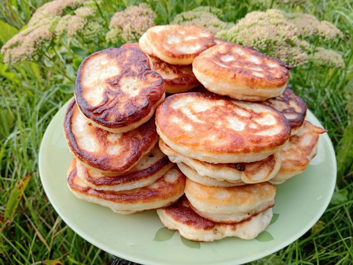 Секреты пышных оладьев. Готовлю только так и оладушки получаются вкусными,  а не резиновыми | Виктория Радзевская - Дачные секреты | Дзен