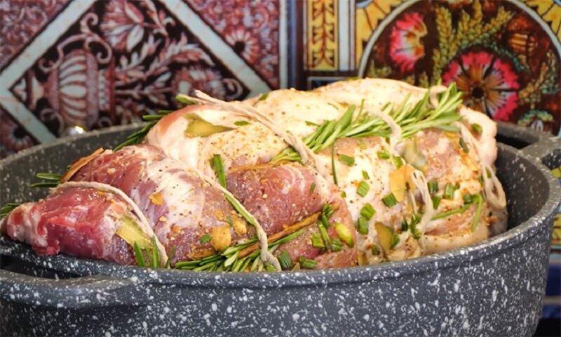 Свиная грудинка приготовить рецепты. Свиная грудинка приготовить рецепты. Картошка с грудинкой в духовке. Грудинка. Рёбрышки свиные в духовке.