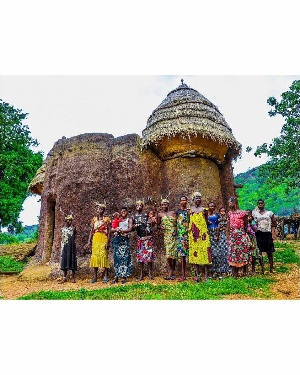 Photo by @joanibaz (Instagram)