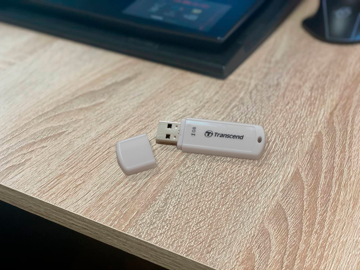 Use 16. Flat assembler. Use 16. No mobile табличка. Use 16.