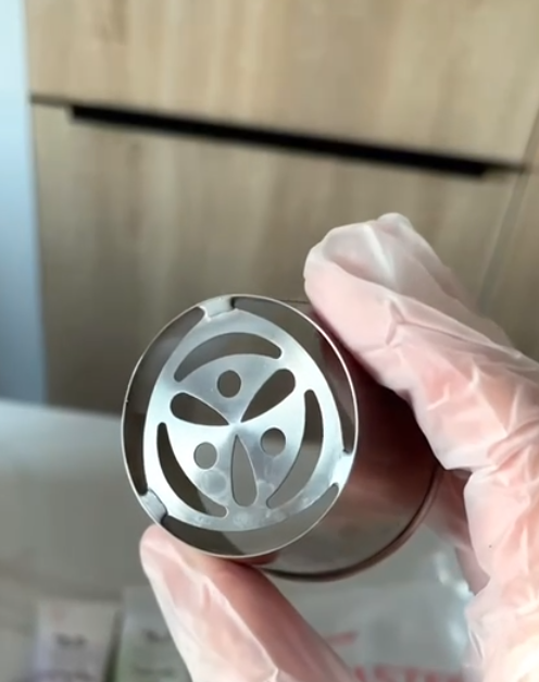 Нужно купить насадки для изготовления тюльпанов.