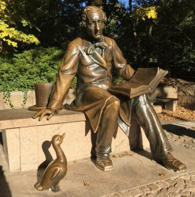 Памятник в Центральном парке Нью-Йорка