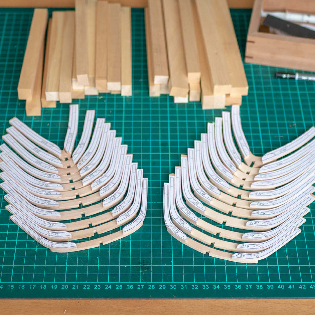 Готовые к монтажу элементы.