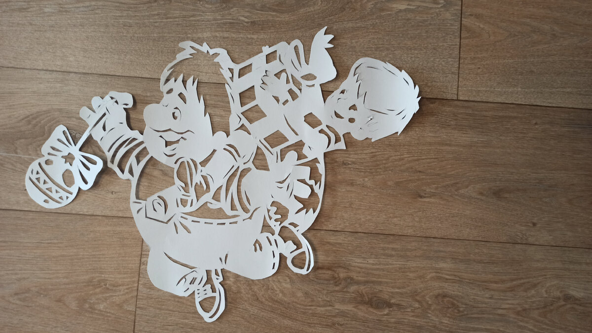 Карлсон летит по полу