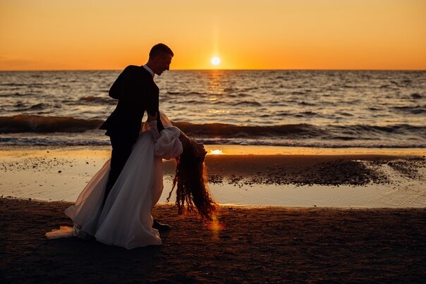 Яркие лучи солнца. Лучи солнца. Красивые солнечные лучи. Солнечный луч слушать. Солнечный луч слушать.