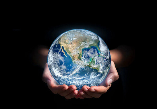 Земля в крепких руках..