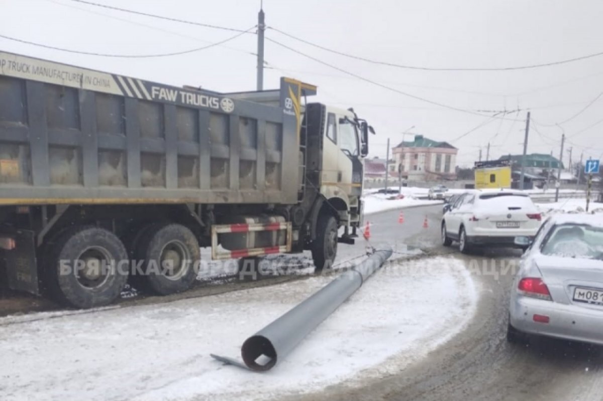    В Брянске 21 февраля грузовик повредил контактную сеть электротранспорта