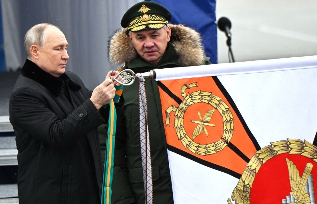 Президент России наградил орденом Суворова Центр армейской авиации в Торжке