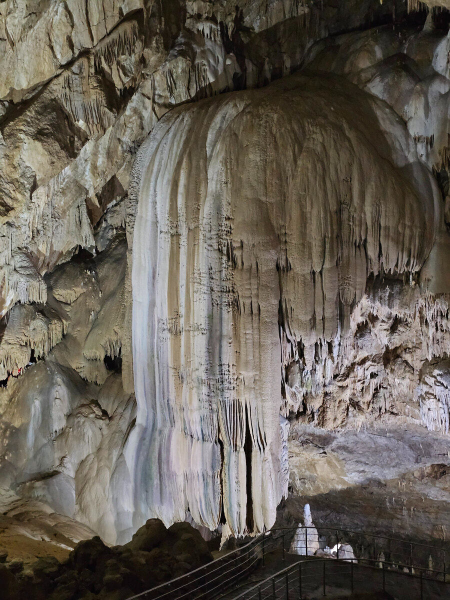 Интересные цвета натечных образований