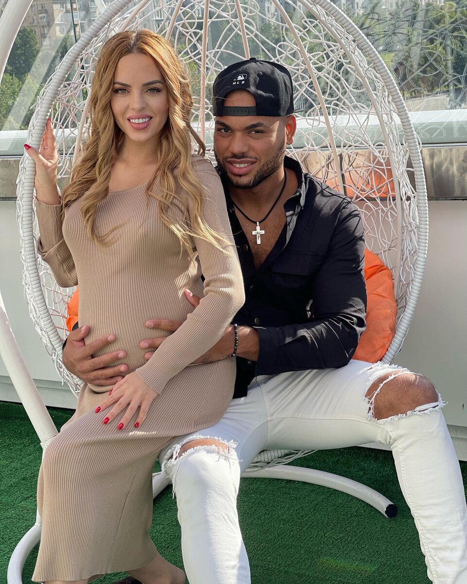    Юлия Ефременкова и Мондезир Свет-АмурСоцсети Юлии Ефременковой