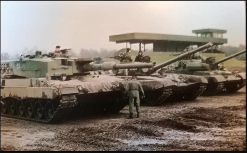 На фото Леопард 2А4, Т-72М и Т-55АМ. В отличии от Т-72М, Т-55АМ были сразу выведены в резерв или на утилизацию
