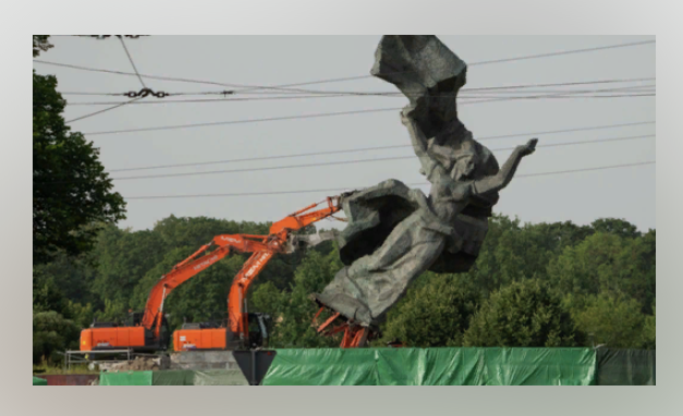 Снос памятников - это уголовно наказуемое деяние (фото с сайта rainbow-news.ru)
