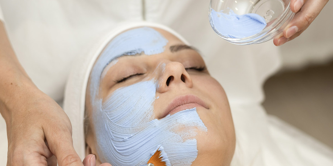 В чем отличия косметолога и косметика-эстетиста?