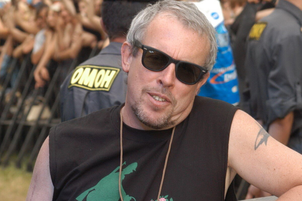 Макаревич прогнулся под изменчивый мир. Под изменчивый мир. Под изменчивый мир. Не стоит прогибаться под изменчивый мир. Не будем прогибаться под изменчивый мир пусть лучше.