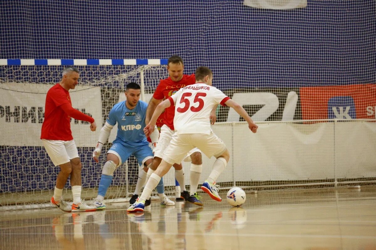 Тренировка по мини футболу. Тренировка мини футбол. Тренировка мини футбол. Футбол в школе. Мини футбол.