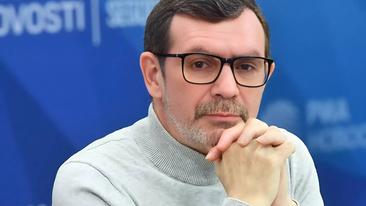 Басинский павел биография личная жизнь Владимир Путин наградил писателя из Волгоградской области Павла Басинского Новос