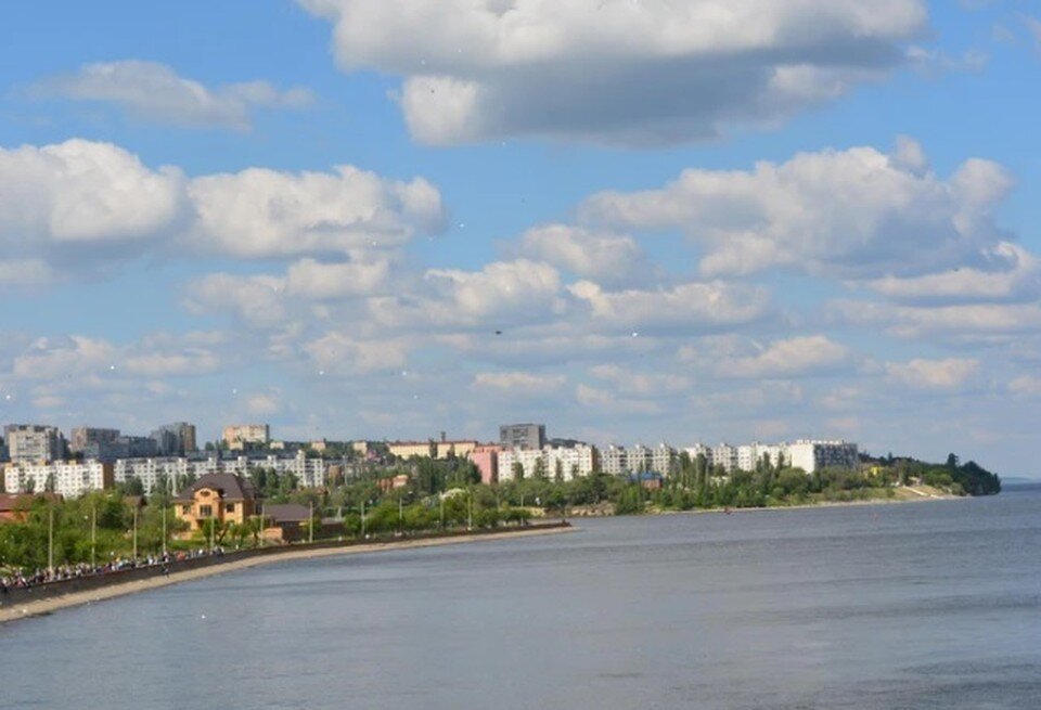 Мемориальный комплекс мамаев курган. Праздник в городе. Жители города волгоград. Жители города волгоград. Волгоград мамаев курган осенью.