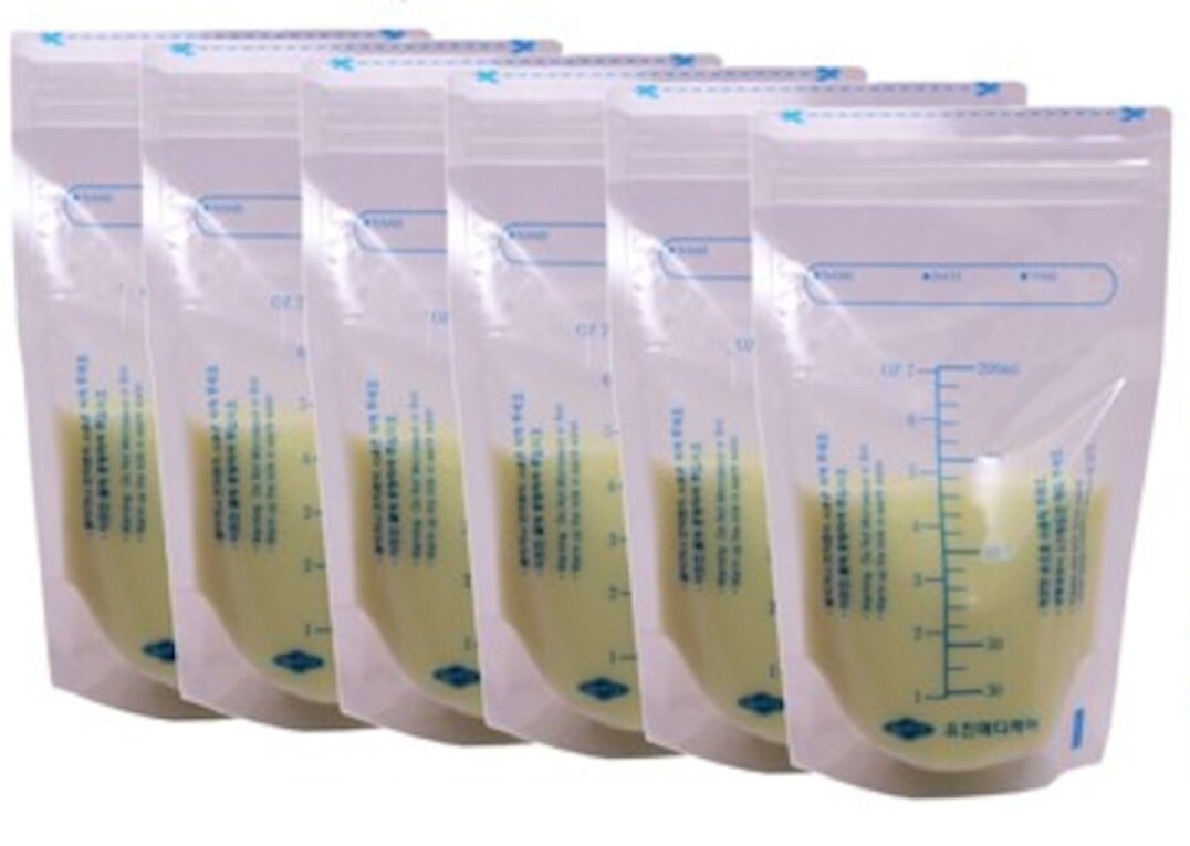 Молоко перемещали в морозильную камеру, в надежде, что когда-нибудь, оно всё таки пригодится. 