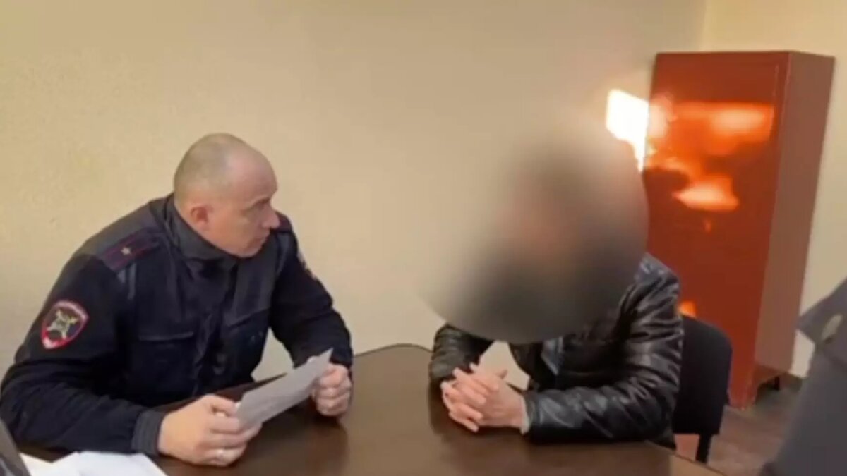     Водителя автобуса в Стерлитамаке наказали за просмотр видеоролика во время движения. В соцсетях сообщали, что контент имел порнографическое содержание. Свой комментарий по ситуации дали в пресс-службе Госавтоинспекции по Башкирии.