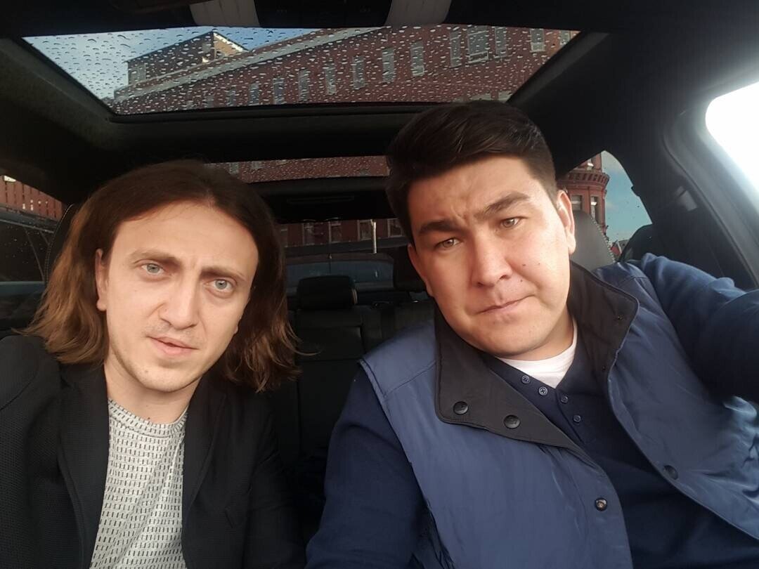 Денис дорохов биография жена фото