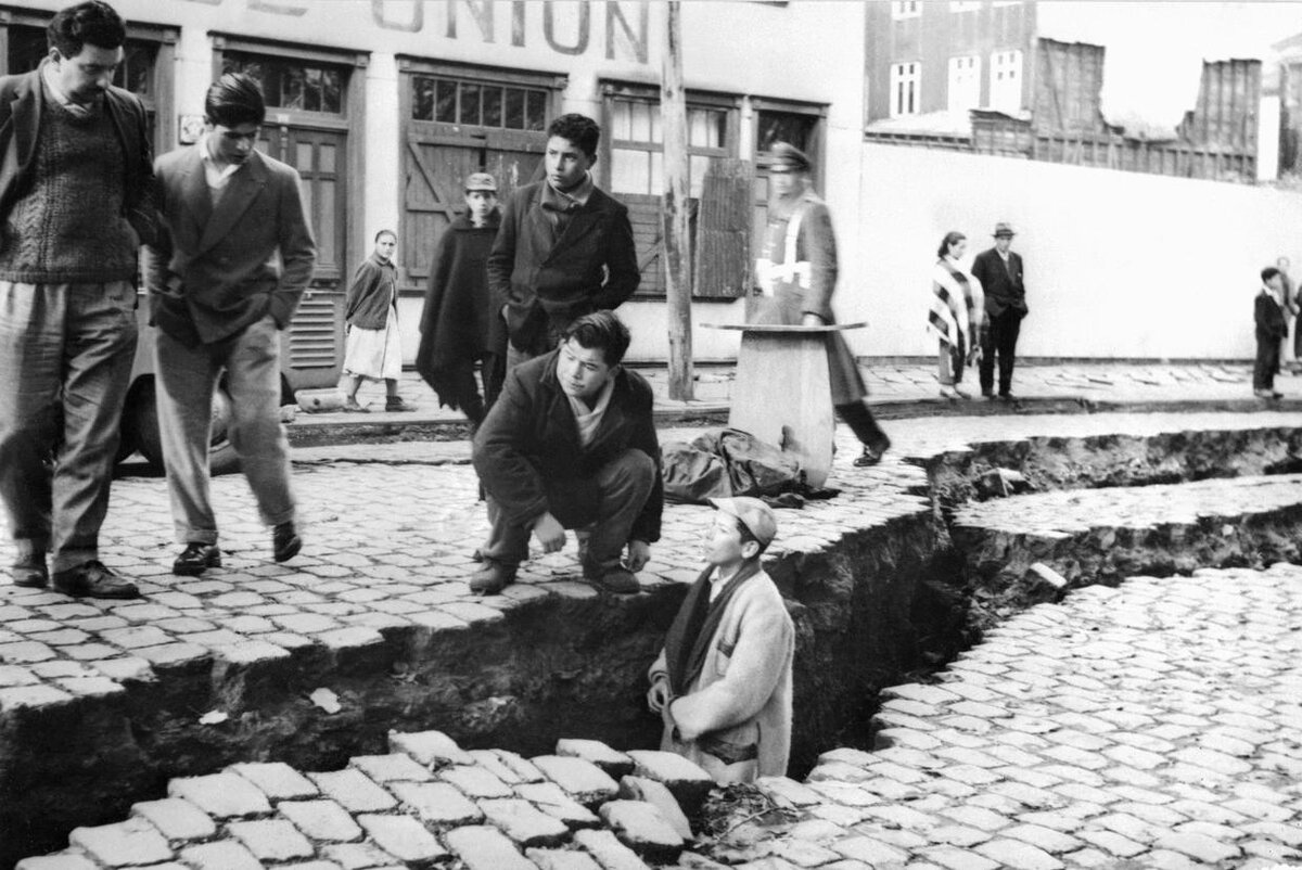 Землетрясение 22 мая. Великое чилийское землетрясение 1960 года. вальдивия чили землетрясение 1960 года. великое чилийское землетрясение (22 мая 1960). землетрясение в вальдивии, чили, 1960 год.