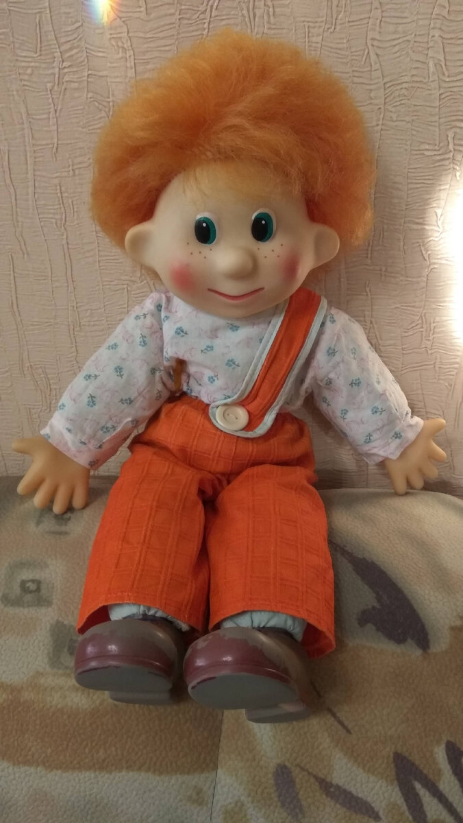 Антоша уже готов идти с моей подругой к ней в гости))) Немного грустный...