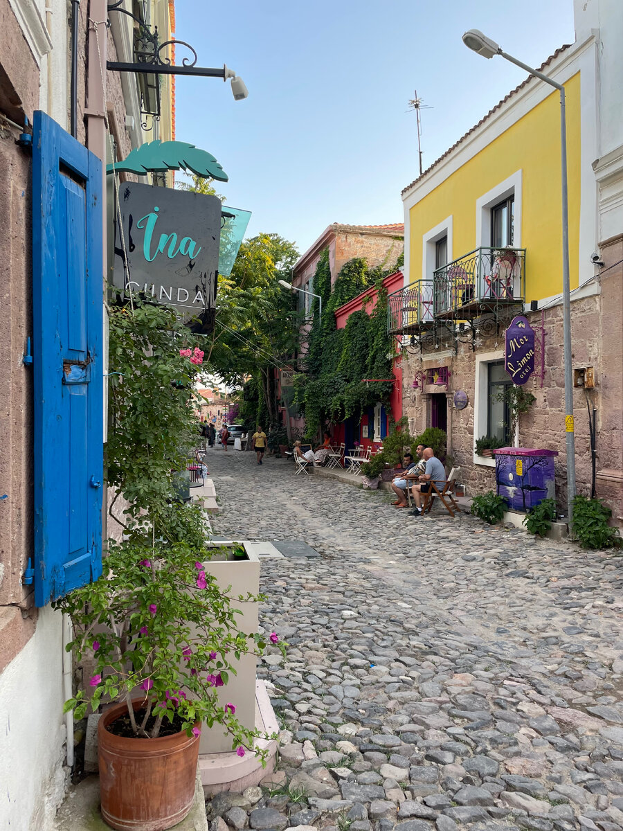 Яркие, сочные, колоритные улочки острова Джунда