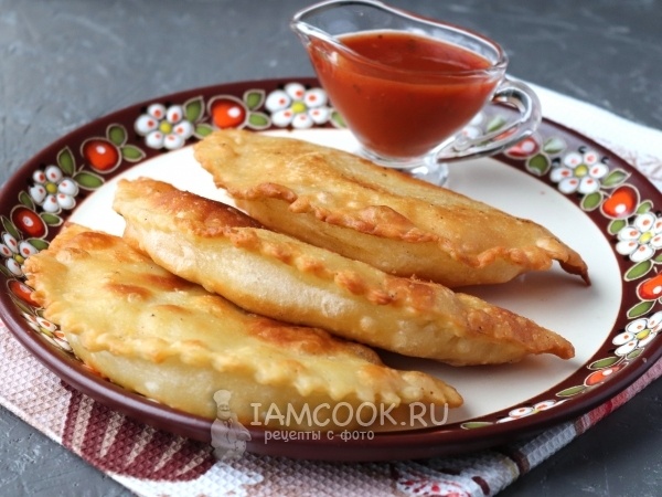 Много пузырьков, хрустящее тесто и сочная мясная начинка - самые вкусные чебуреки