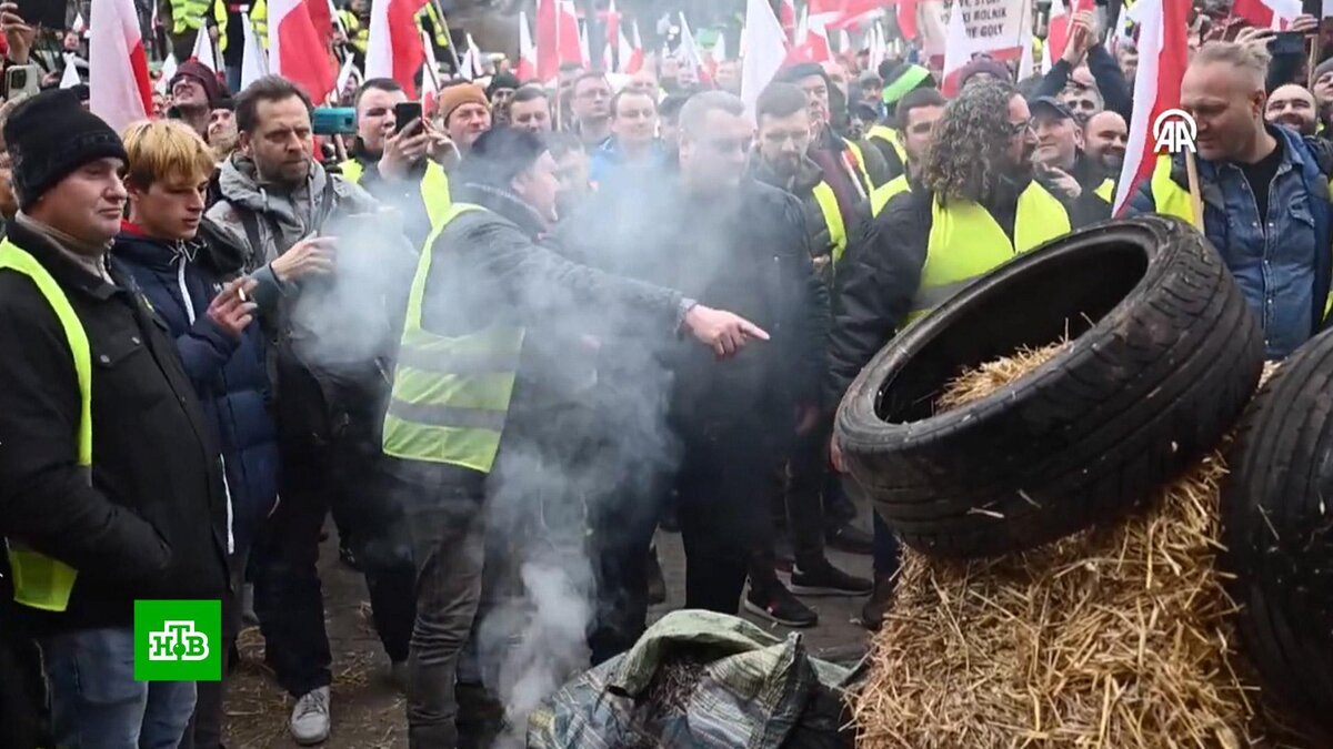    Польские фермеры не пустили на Украину грузовик с военной техникой