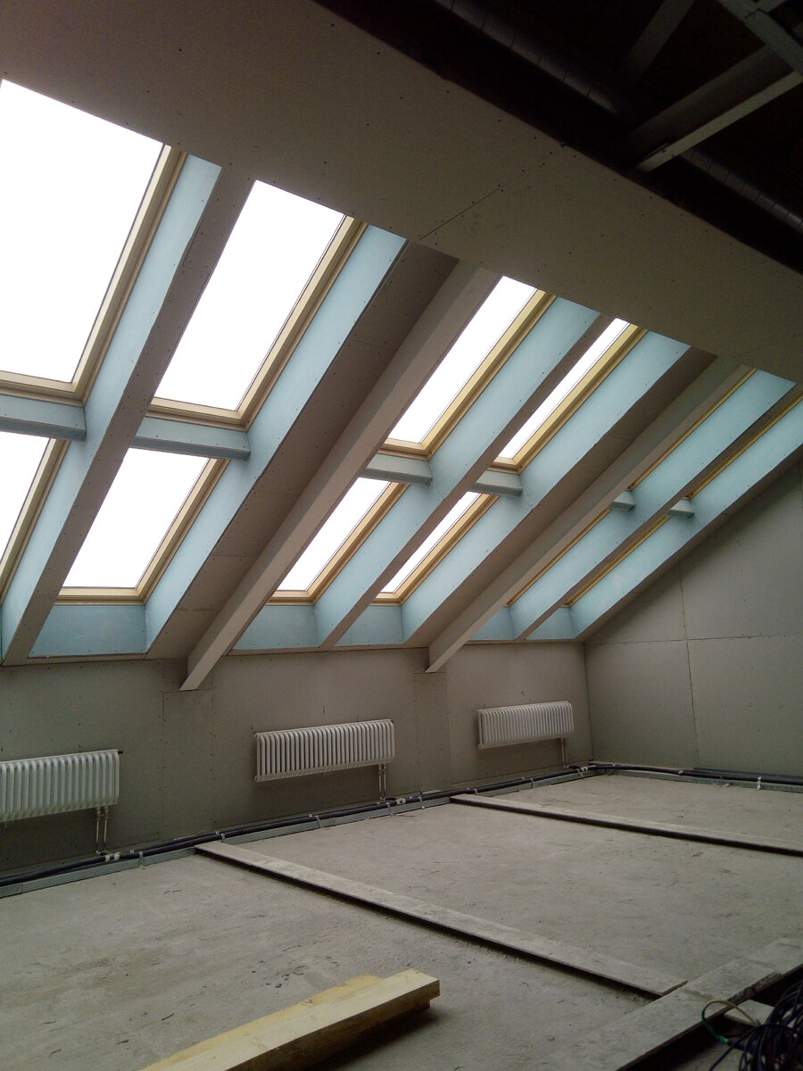 Установка мансардных окон. Спаренные комбинации.