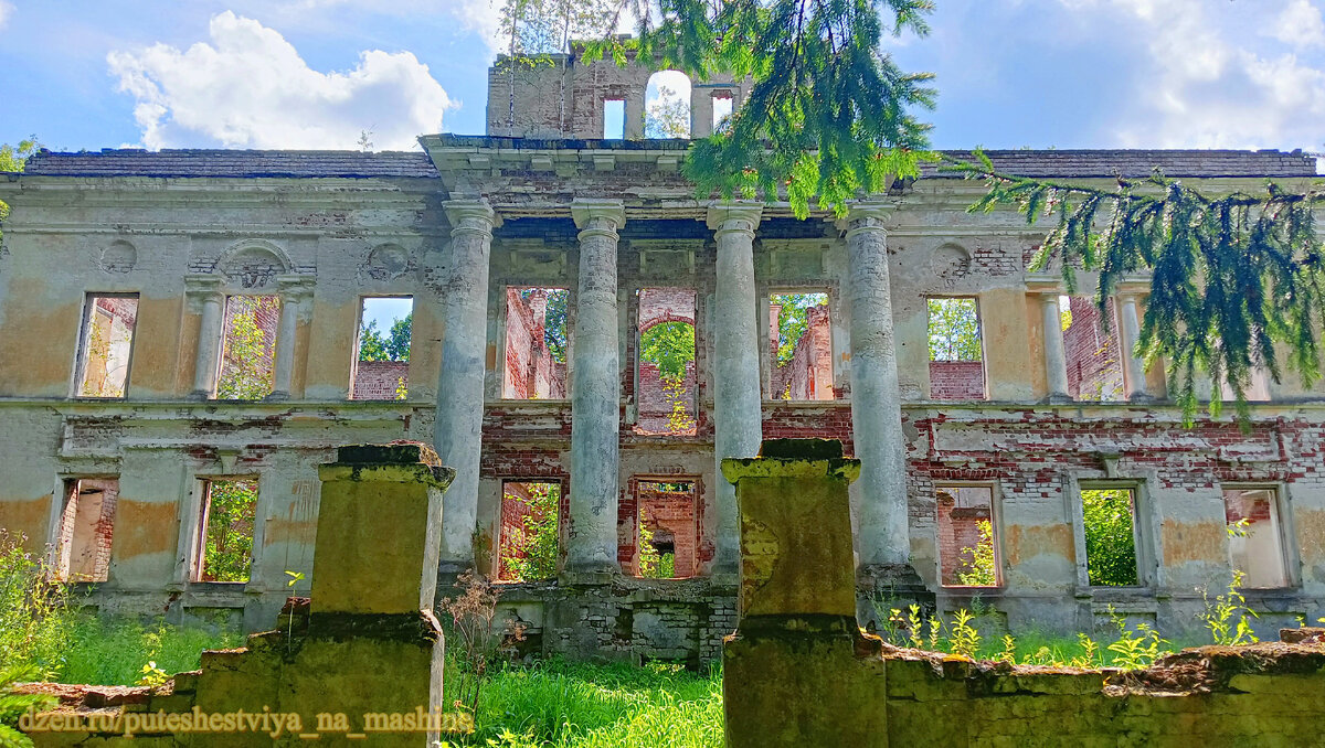Главное здание усадьбы Трубниковых