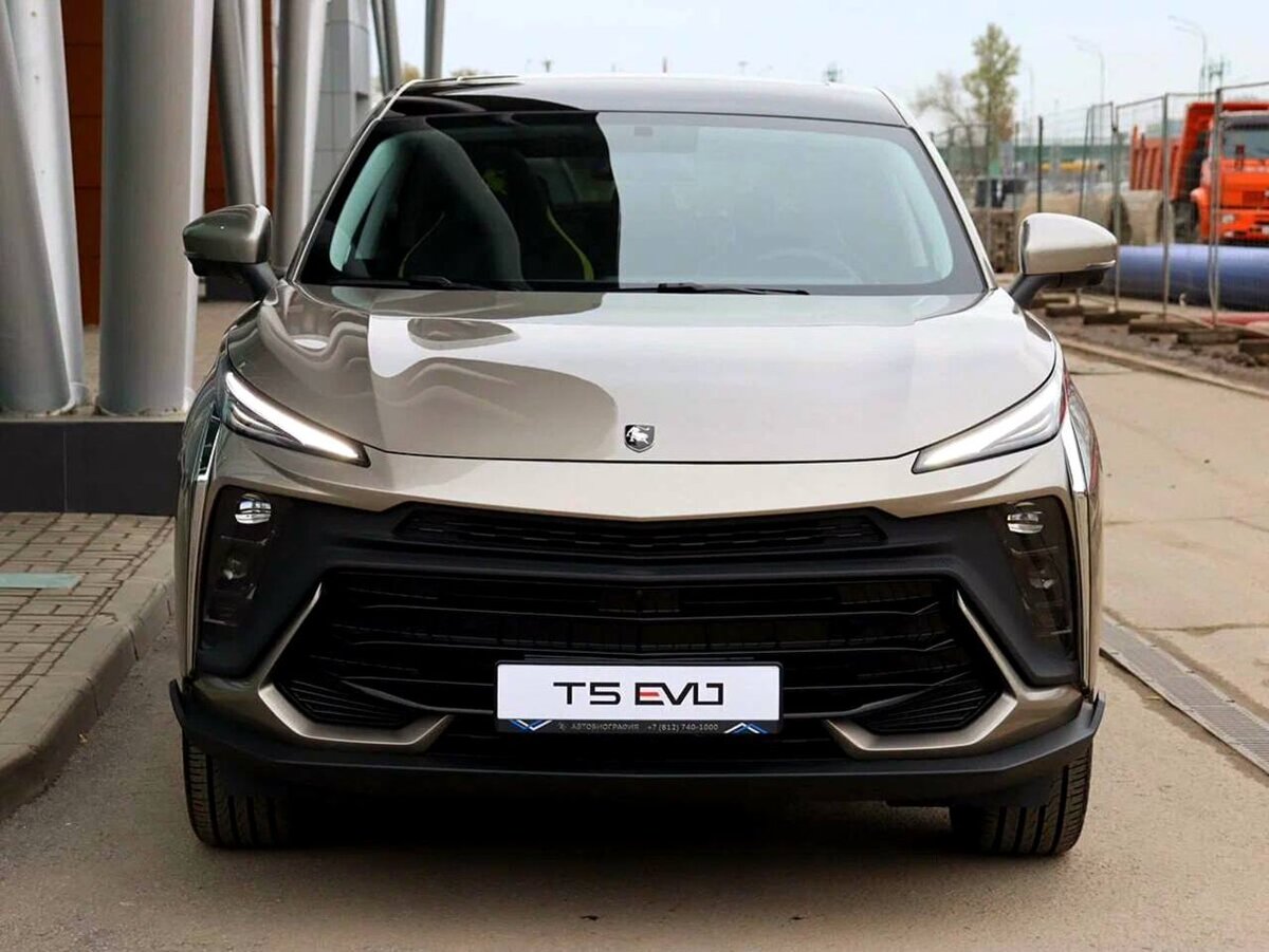 Передняя часть Forthing T5 EVO. Фото с сайта - auto.ru