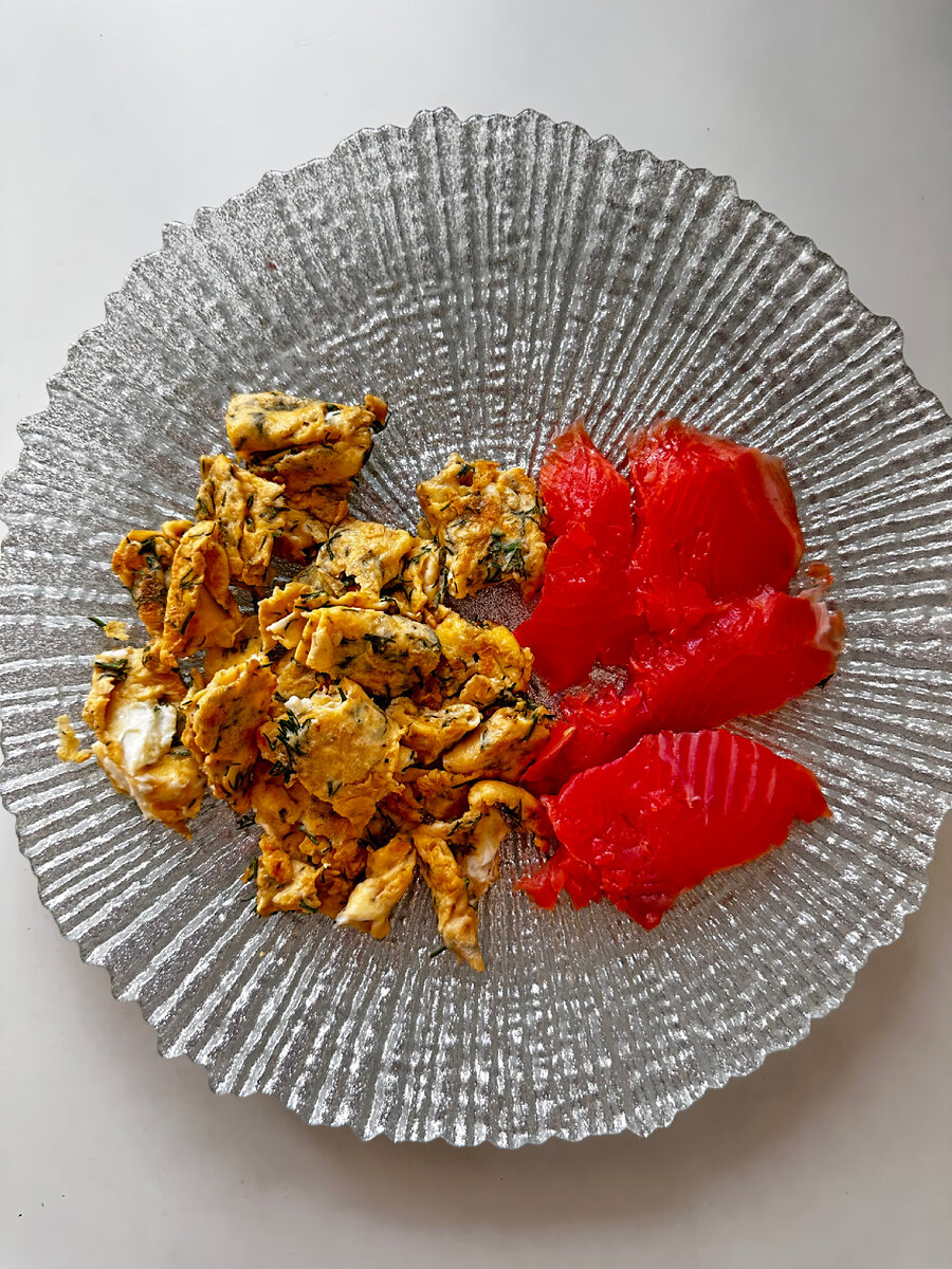 Телефон сильно преукрасил снимок насыщенностью😁 Мой завтрак 