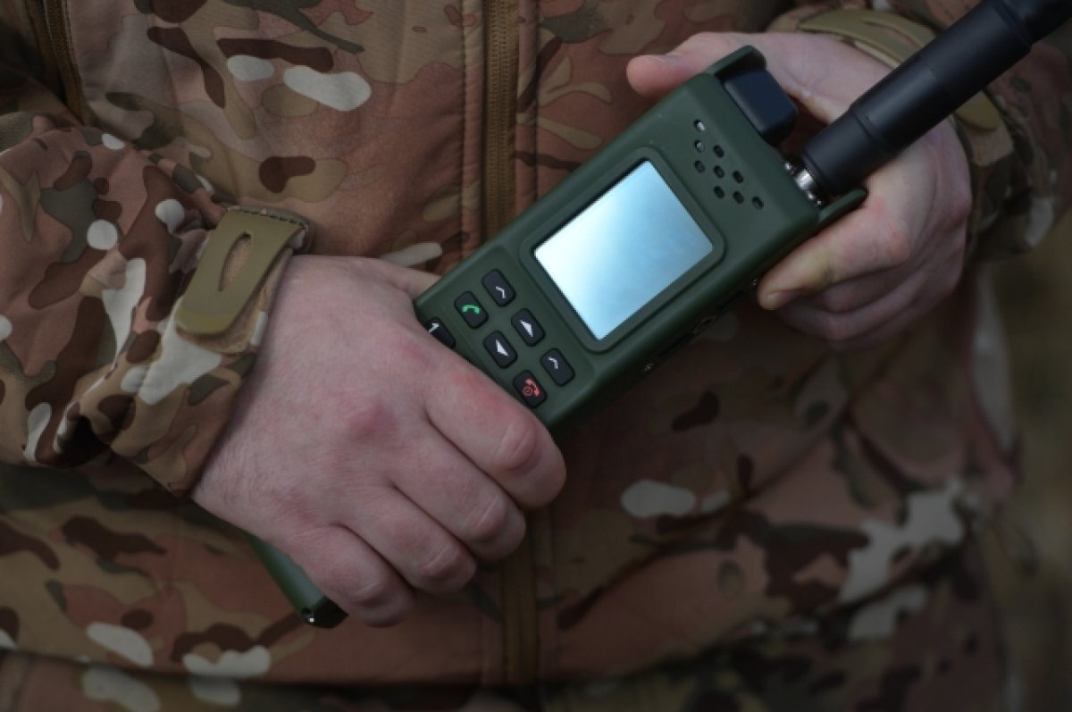    Связист Назаров под огнём ВСУ установил SFR ретрансляторы на деревьях