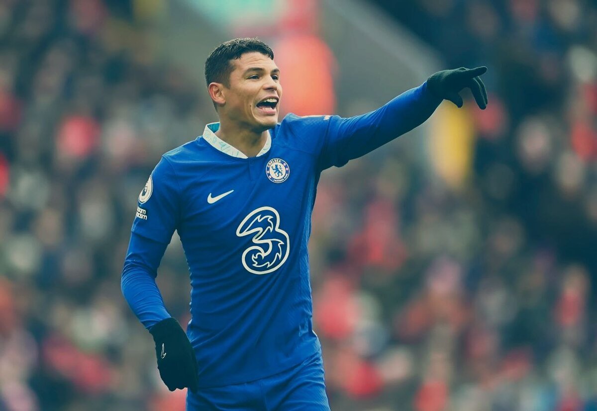 Тиаго Сильва - самый возрастной игрок "Челси". Ему 39 лет. Без него "синие" с отрывом были бы самой молодой командой АПЛ.