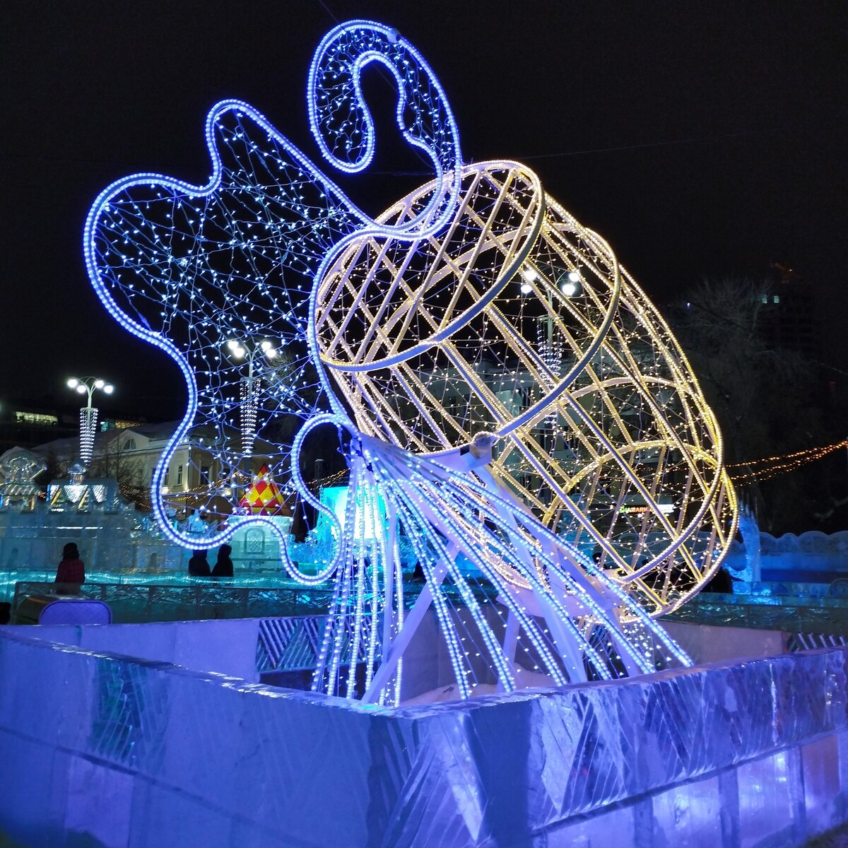 ледовый городок екатеринбург 2022. ледовый городок екатеринбург 2023. ледовый городок екатеринбург 2024 до какого. ледовый городок екатеринбург. ледовый городок екатеринбург 2024 до какого.