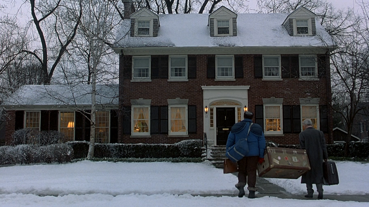 Кадр из фильма "Самолётом, поездом. машиной" (1987)